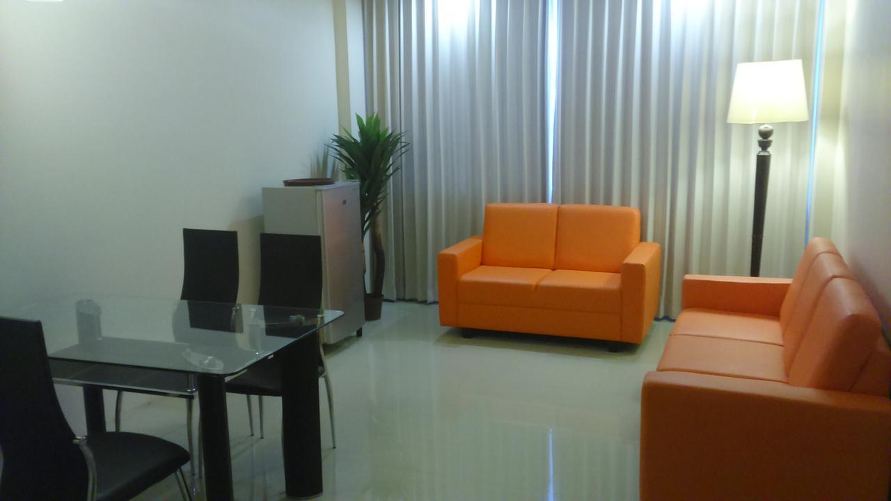 Hotel Kharisma Madiun Exterior foto